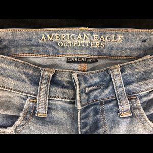 American eagle light wash jean